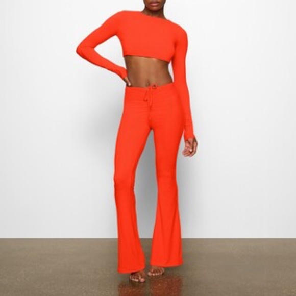 Skims Soft Lounge Ribbed Open Back Top/Ruched Pant Set NWOT - Picture 1 of 10